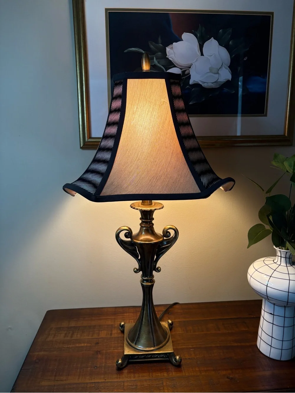 Vintage Lamp Featuring Brass Finish And Unique Geometric-Patterned Lamp Shade - Picture 15 of 16